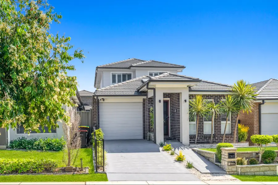 Completed custom second storey addition in Jordan Springs